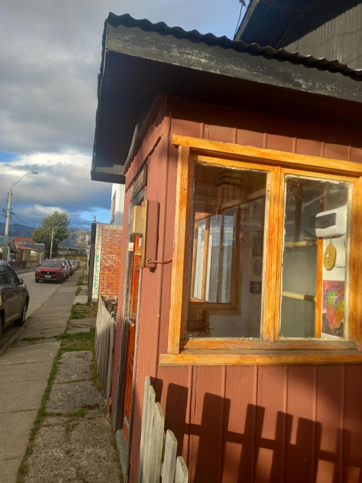 Isaac House Hotel Puerto Natales Exterior photo
